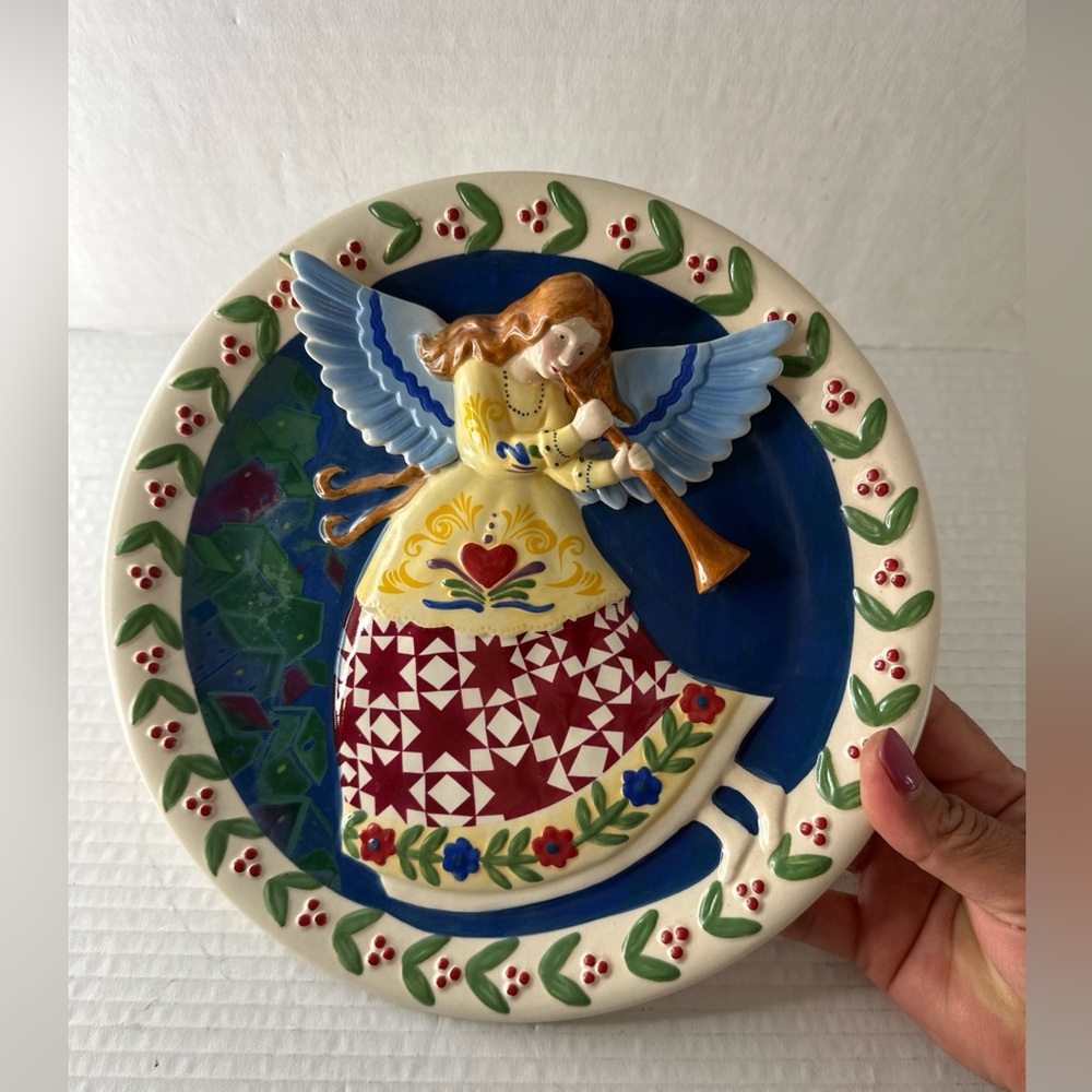 Jim Shore Angels Heartwood Creek Winter Angel 3D by Enesco 2004  Plate